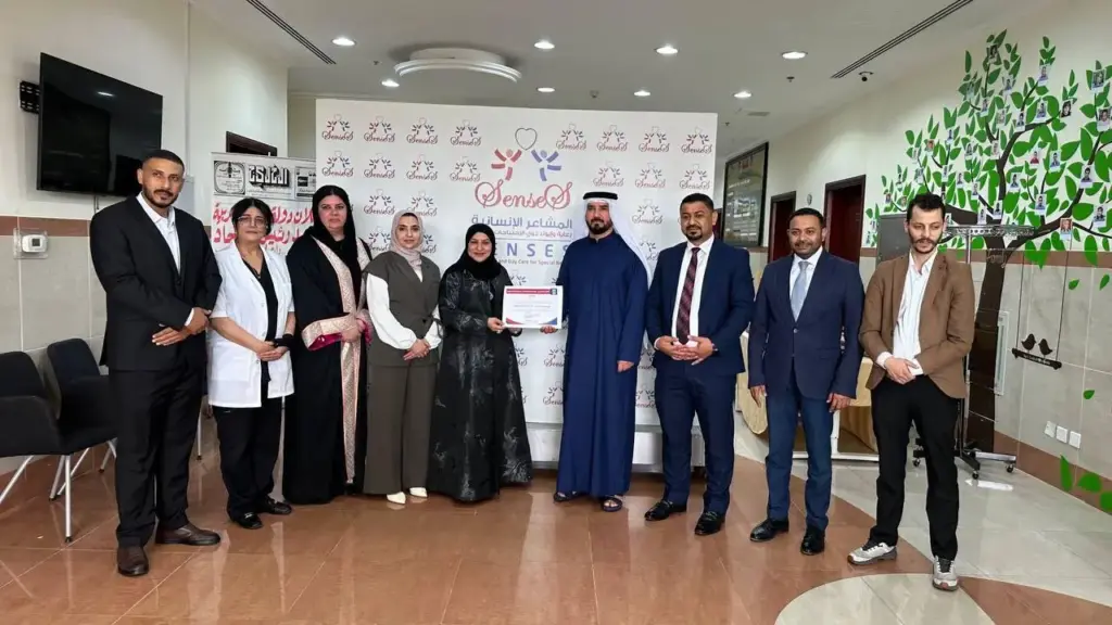 صورة من زيارة النادي إلى مركز المشاعر لذوي الهمم