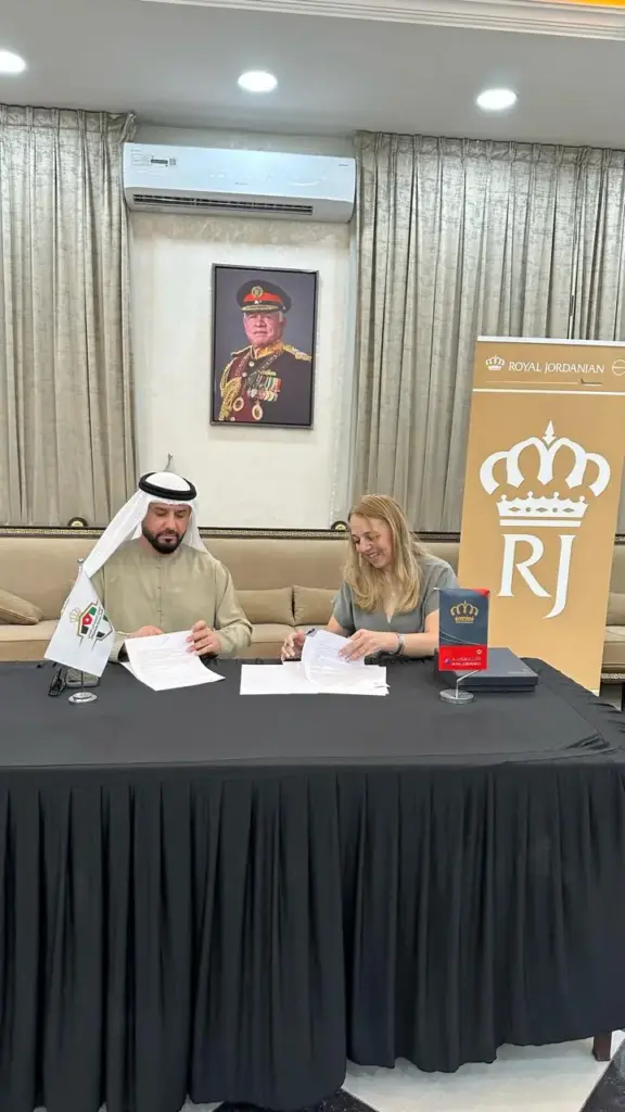 صورة من توقيع اتفاقية التعاون مع طيران الملكية الأردنية